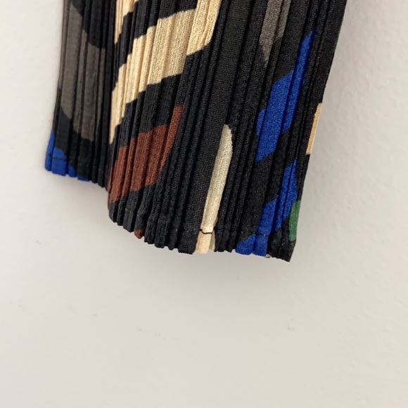 SOLD. PLEATS PLEASE Issey Miyake Top - Picture 8 of 10
